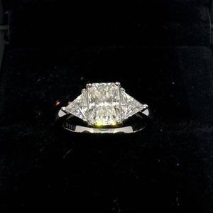 New GRA Moissanite Diamond Ring Radiant Cut 3 Stone Brilliant Engagement 18k